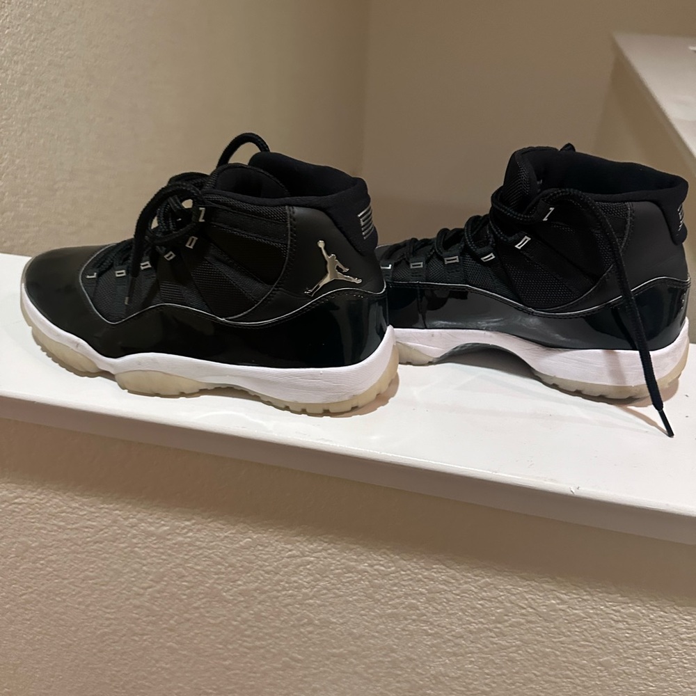 Jordan 11 jubilee in great condition